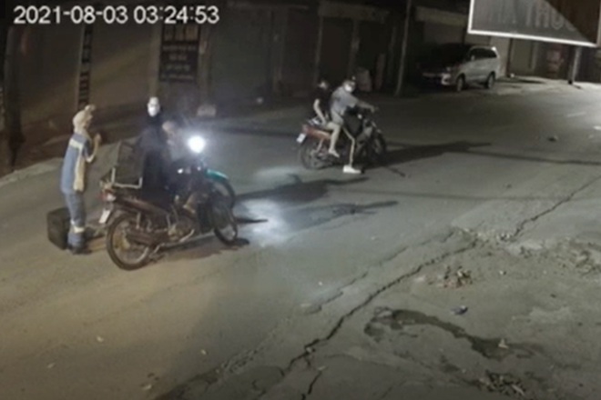 Hà Nội: Nữ lao công khóc lóc, van xin nhóm cướp lúc rạng sáng - 1
