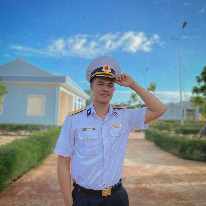 Hành trình đến với biển cả của Trung úy trẻ Hoàng Công Minh - 1